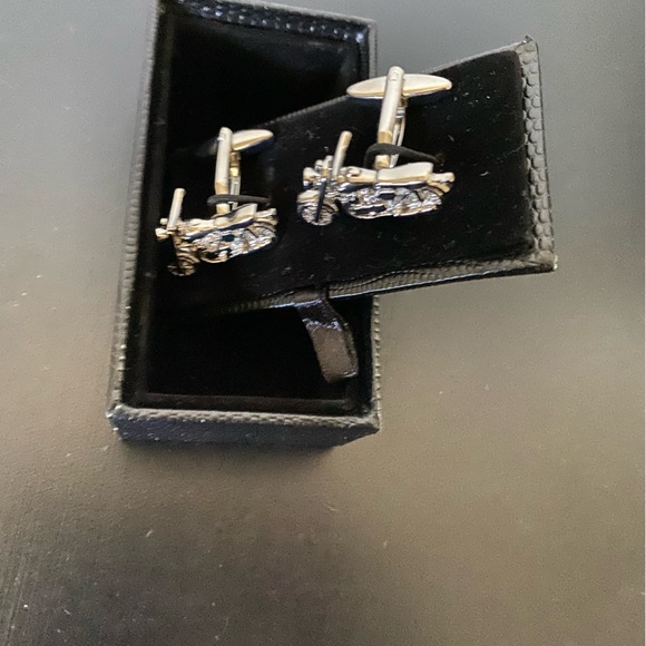 NWOT 🏍 motorcycle cuff links - Picture 2 of 3